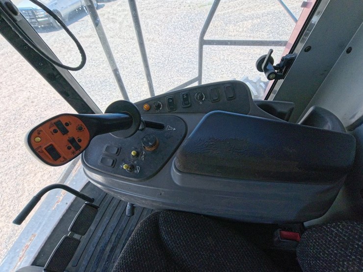 2012-massey-ferguson-9520-image-39