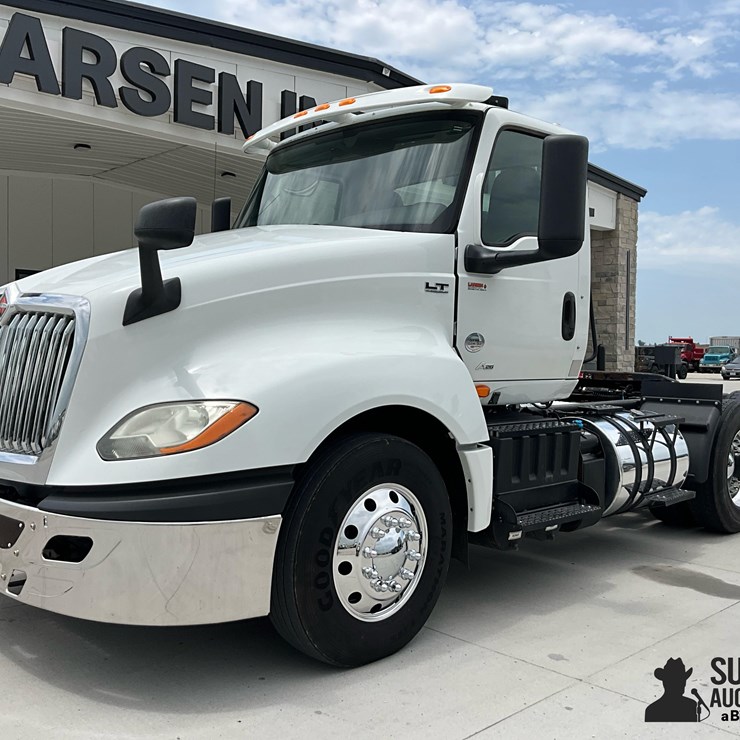 2018 INTERNATIONAL LT