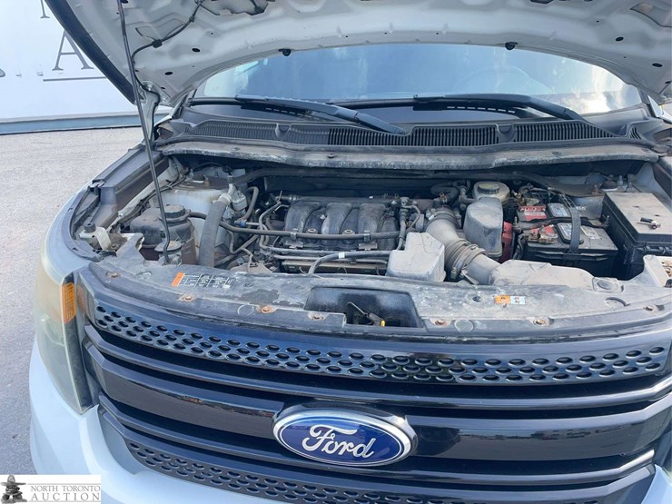 2013-ford-explorer-image-10