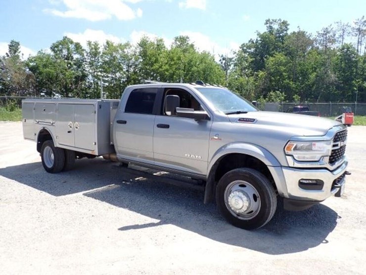 2022-dodge-ram-5500-image-3