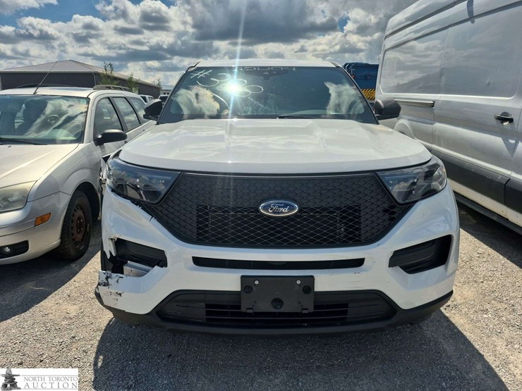 2020-ford-explorer-image-2