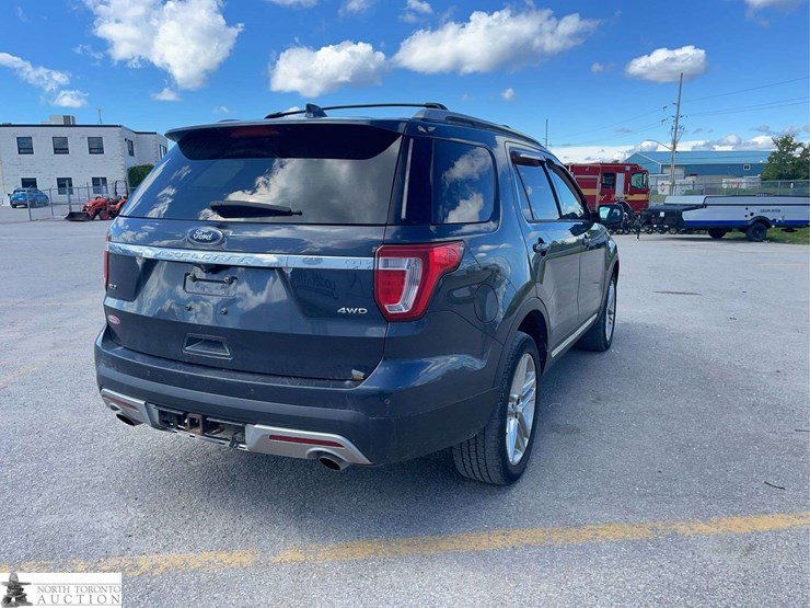 2017-ford-explorer-image-5