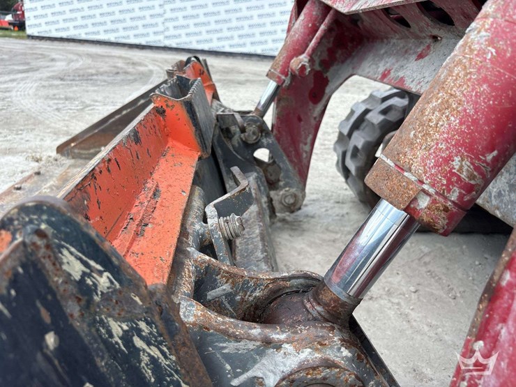2019-takeuchi-tl10v2-image-10