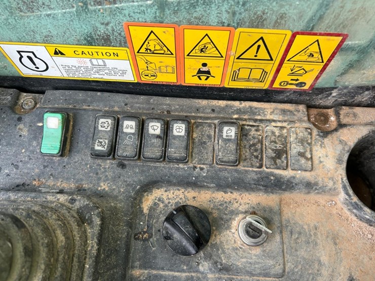 2020-takeuchi-tl12r2-image-24