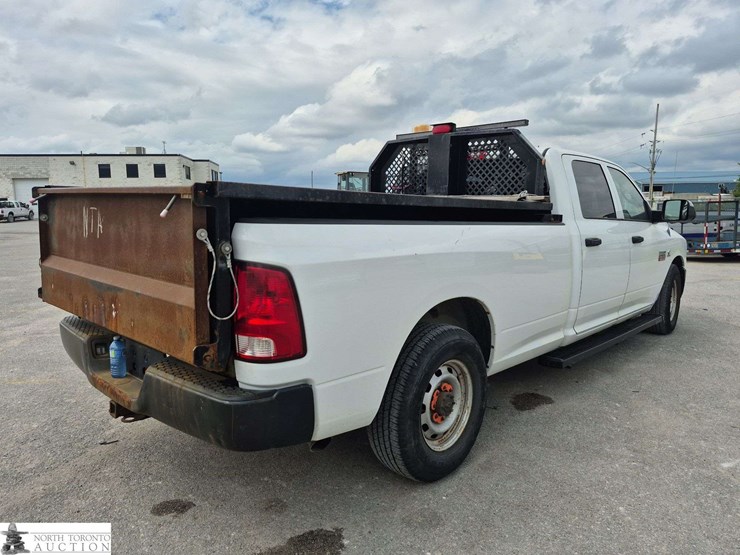 2012-dodge-3500-image-5