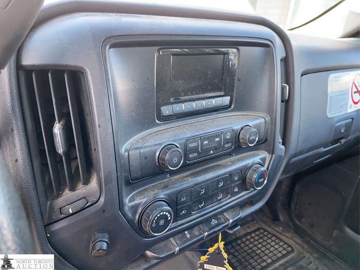 2015-chevrolet-silverado-1500-image-11