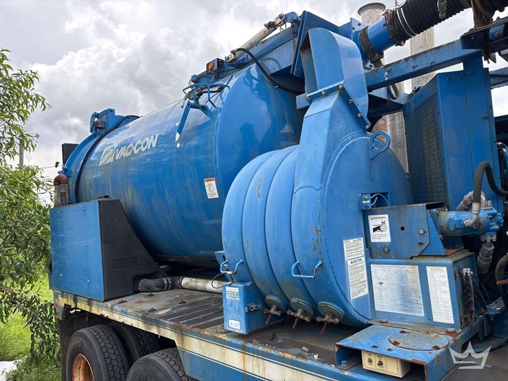 2007-sterling-l7500-image-25