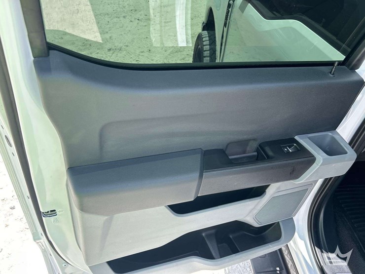 2023-ford-f250-image-17