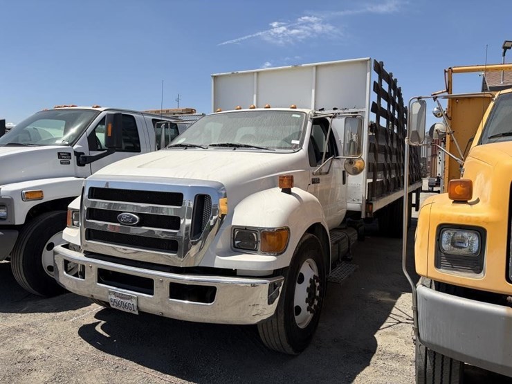 2012-ford-f650-image-1