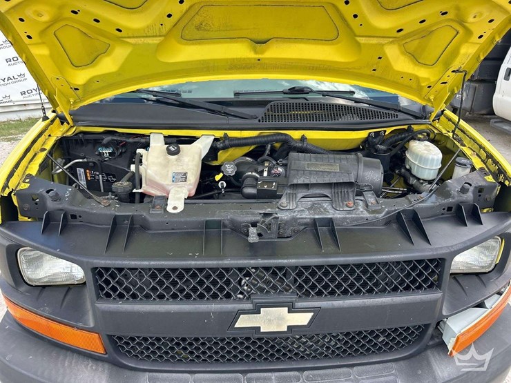 2012-chevrolet-express-2500-image-9