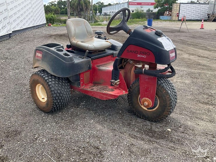 2015-toro-sand-pro-3040-bunker-rake-image-3