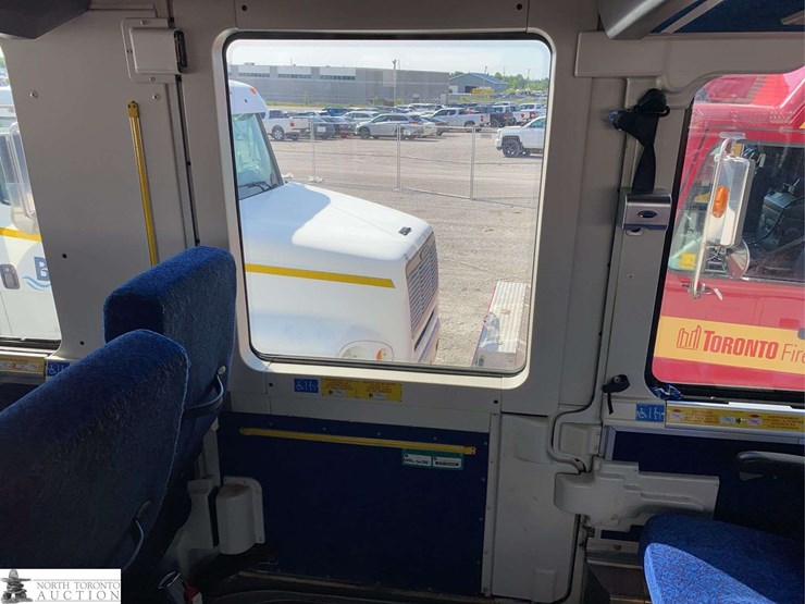 non-operable-2011-motor-coach-industries-d4500-55-passenger-wheelchair-accessible-bus-image-20