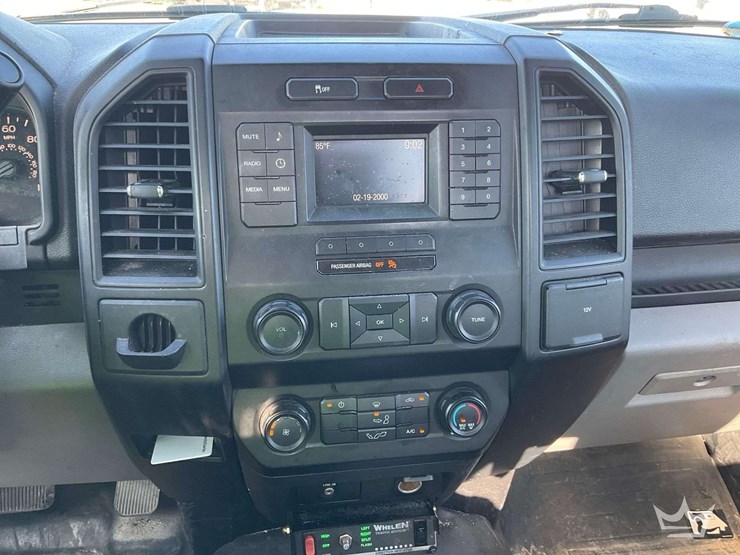 2017-ford-f150-image-16