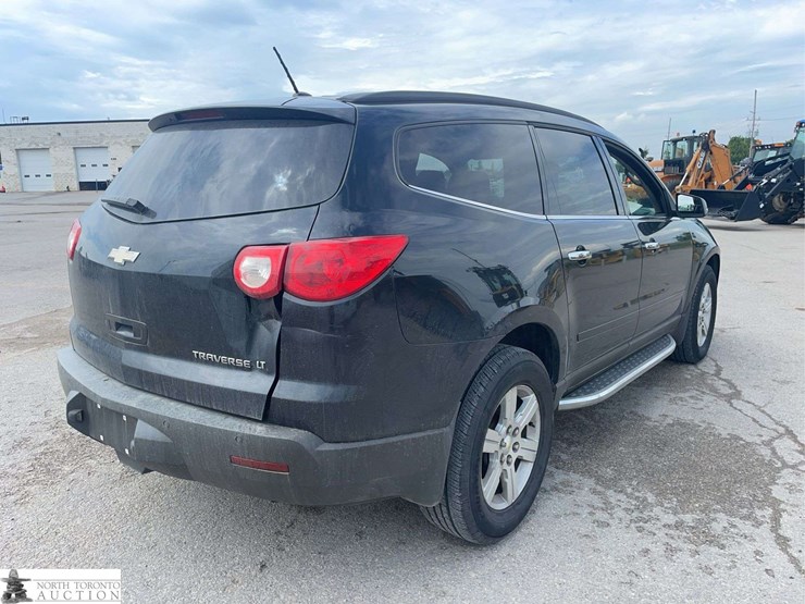 2010-chevrolet-traverse-image-5