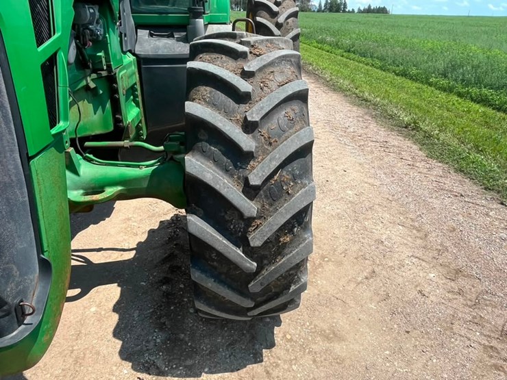 john-deere-8330-image-23