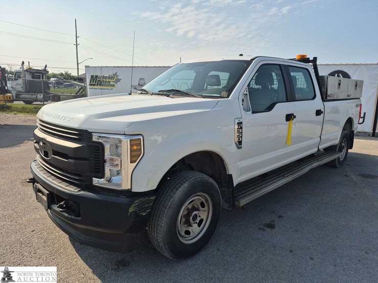 2017-ford-f350-image-1