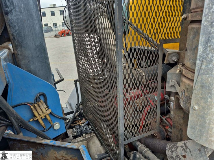 2018-mack-lr633-t/a-refuse-truck-image-10