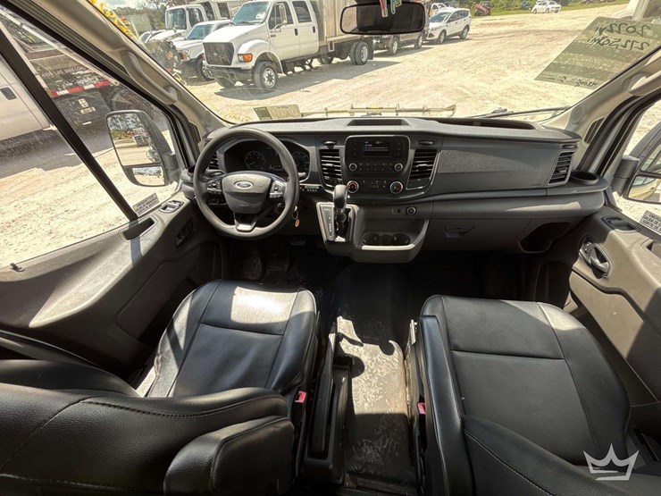 2020-ford-transit-image-27