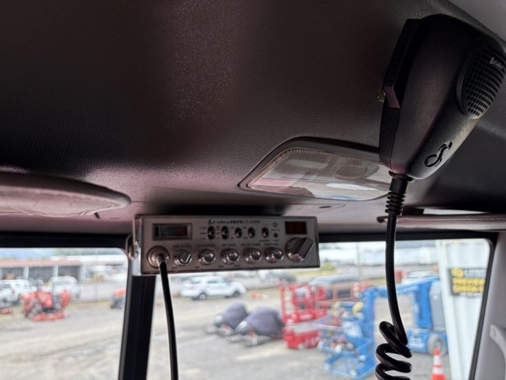 2014-peterbilt-367-image-23