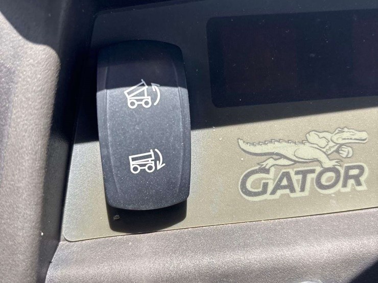 john-deere-gator-image-10