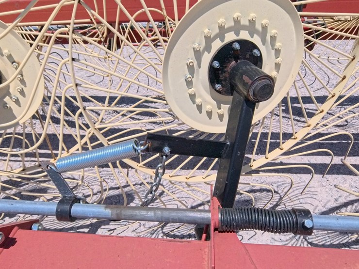 #1074-•-h&s-bf14-hi-capacity-wheel-rake-image-17