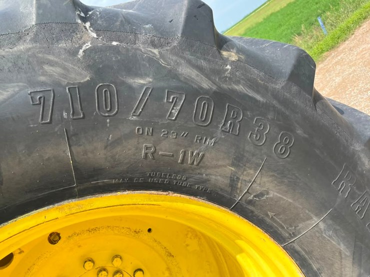 john-deere-8330-image-42