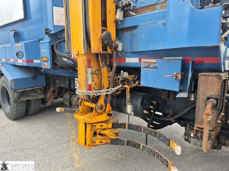 2018-mack-lr633-t/a-refuse-truck-image-31