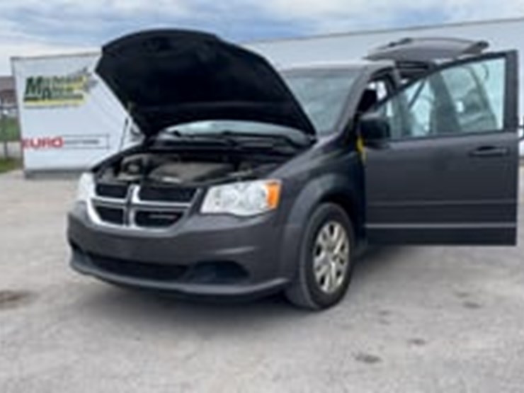 2016-dodge-grand-caravan-sxt-image-9