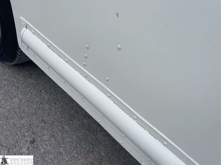 2011-ford-e-series-s/a-step-van-image-25