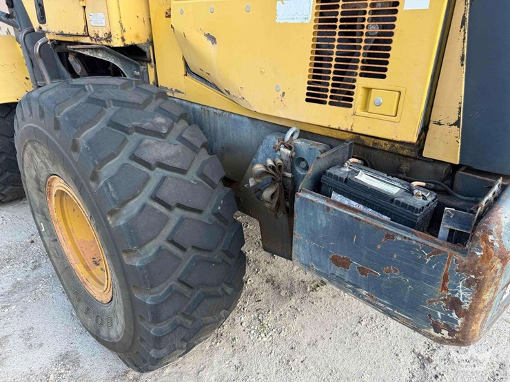2010-komatsu-wa250-6-image-28