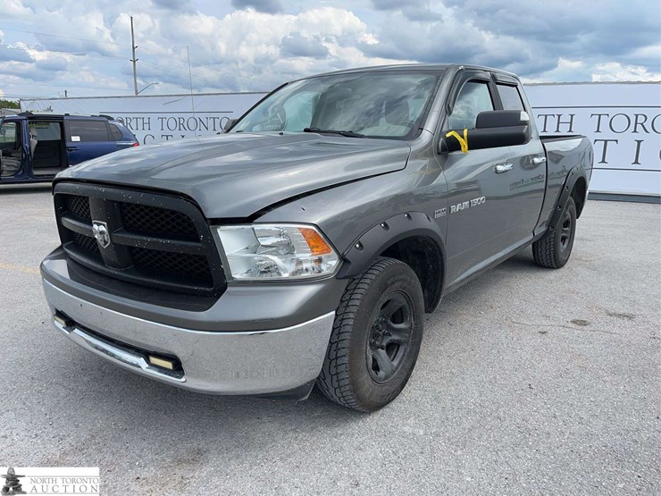 2012-dodge-1500-image-1