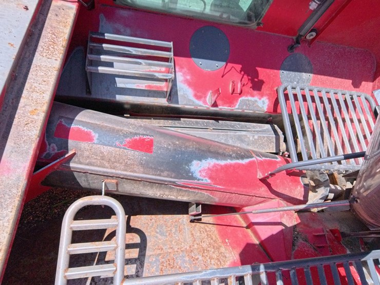 2012-massey-ferguson-9520-image-110
