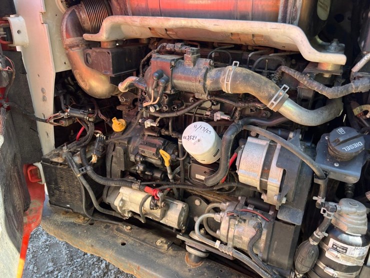 bobcat-t870-image-14