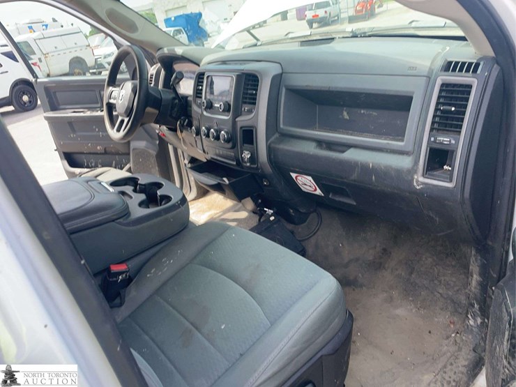 2014-dodge-1500-image-17