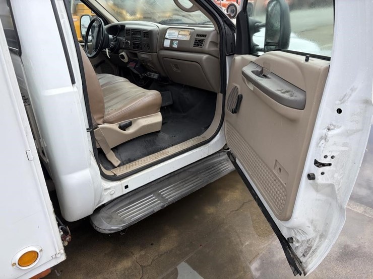 2001-ford-f350-image-10