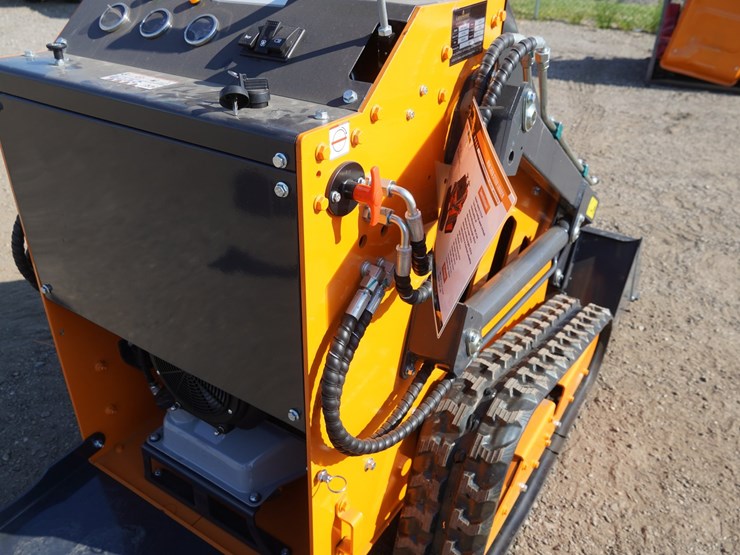 #1021-•-unused-landhonor-lhr-t460s2-tracked-mini-stand-on-skid-steer-loader---middlefield,-ohio-image-23