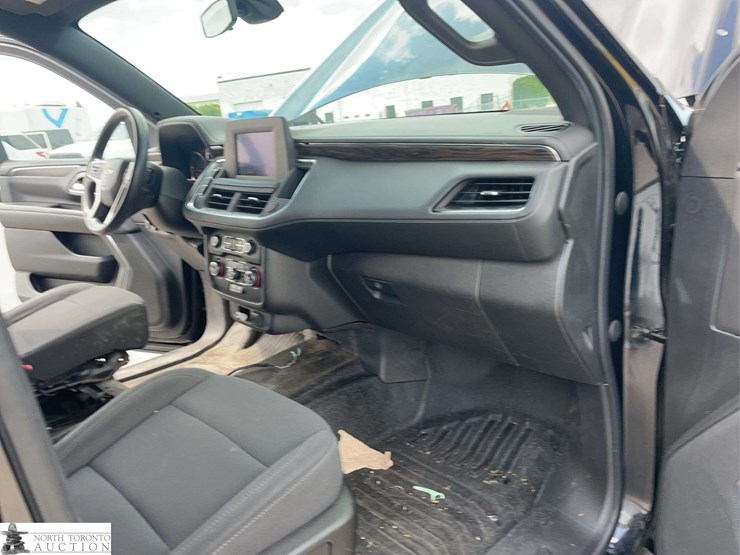 2021-chevrolet-tahoe-image-19