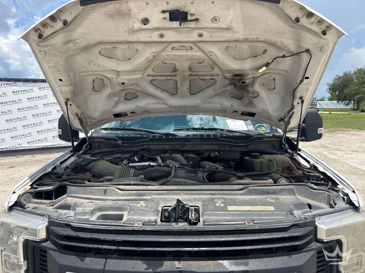 2019-ford-f550-image-9