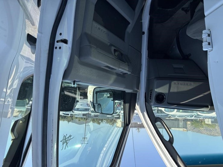 2013-ford-e350-sd-image-9
