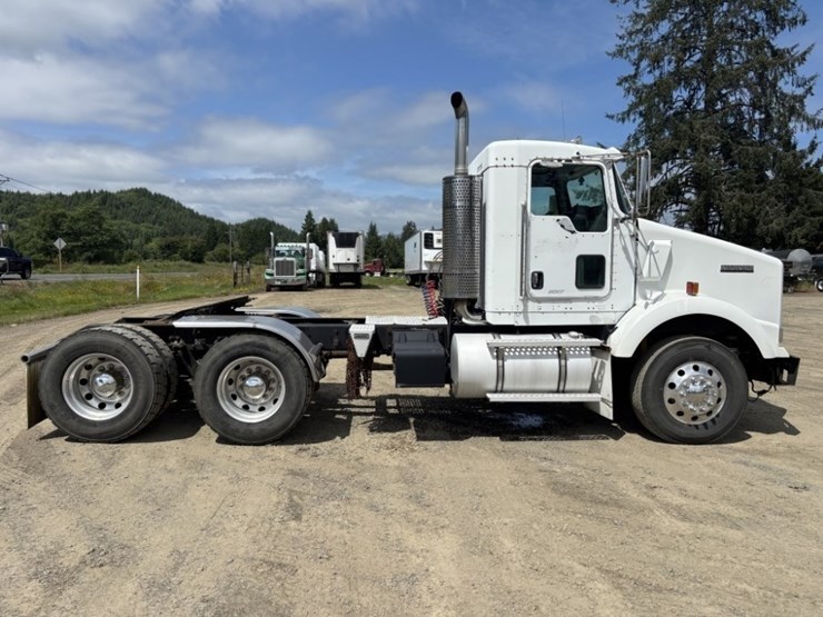 2004-kenworth-t800-image-6