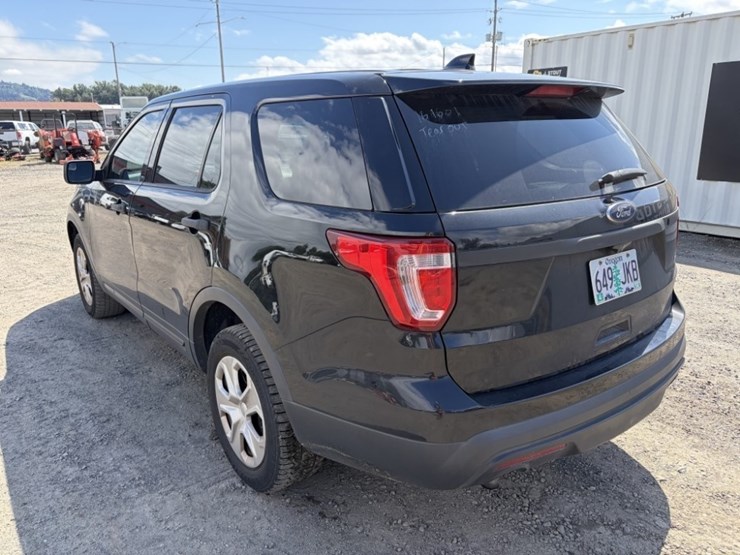 2016-ford-explorer-image-6