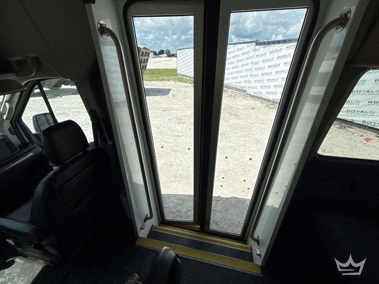 2020-ford-transit-image-26