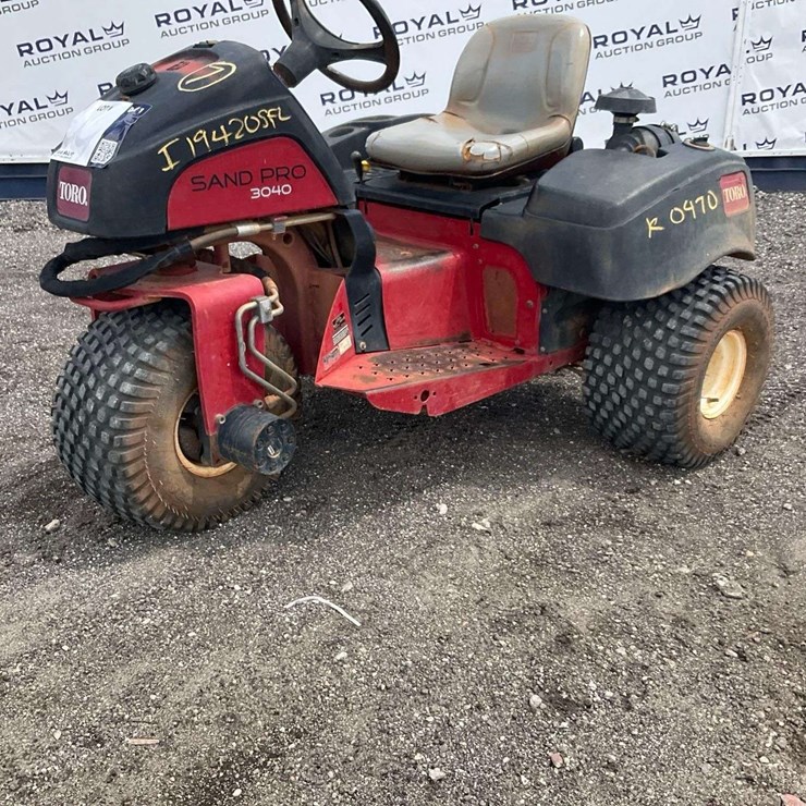 2015 Toro Sand Pro 3040 Bunker Rake