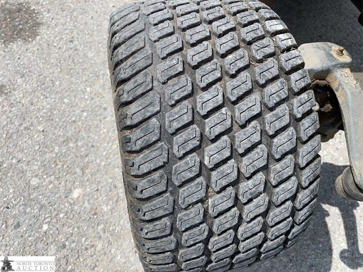 2011-kubota-f3080-image-22