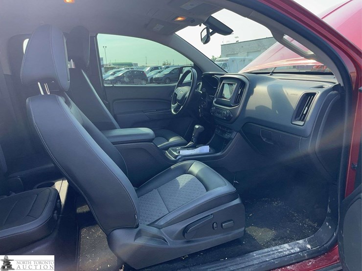 2015-chevrolet-colorado-image-19