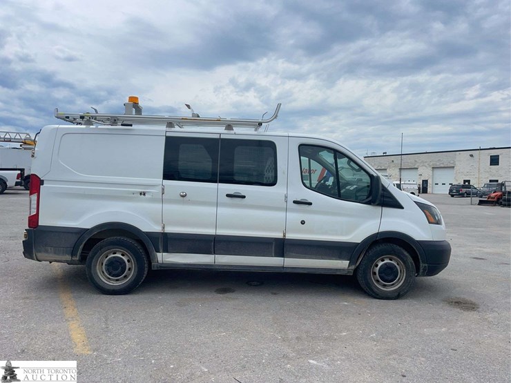 2017-ford-transit-image-4