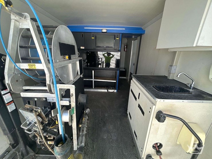 2015-ford-f550-image-11