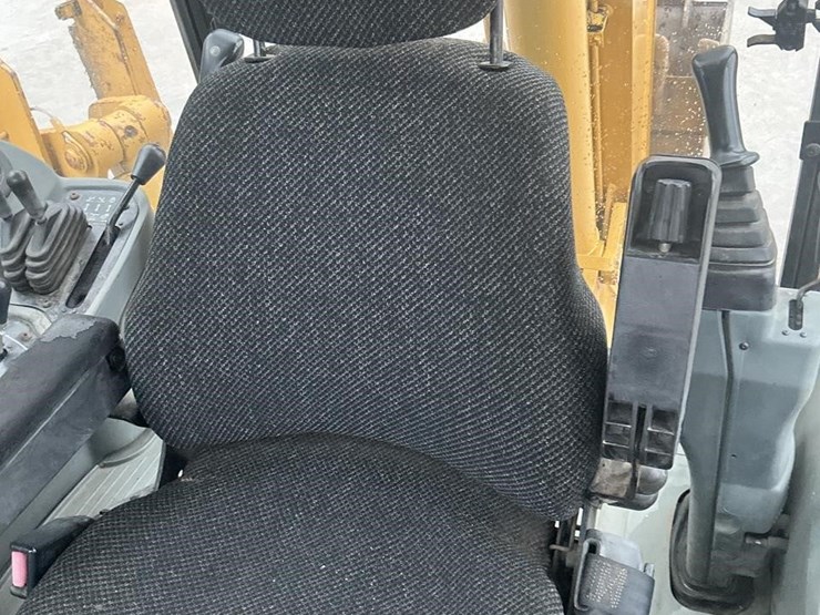 2002-caterpillar-420d-image-11