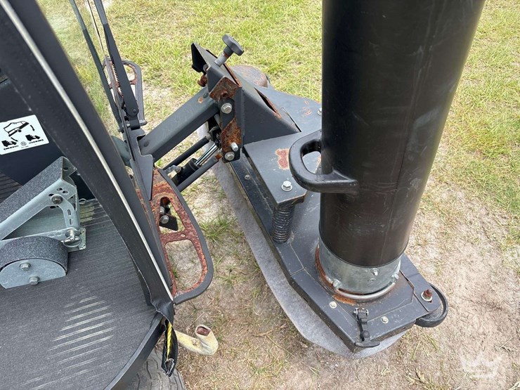 2017-madvac-lr50t-ride-on-litter-vacuum-image-23