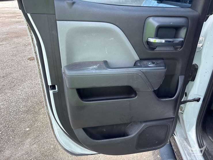 2018-chevrolet-silverado-1500-image-16
